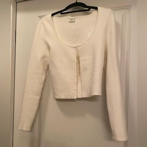 ABERCROMBIE&FITCH. SIZE SMALL. HOOK-AND-EYE SWEATER TOP.